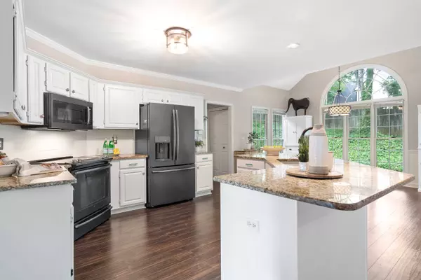 2504 Hollins DR NW, Kennesaw, GA 30152