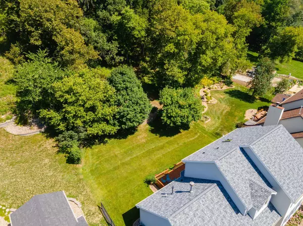 1927 Fox Valley DR SW, Rochester, MN 55902