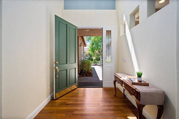 9063 Hangar WAY, Fair Oaks, CA 95628