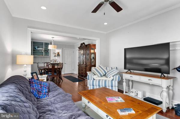 329 S WASHINGTON AVE, Moorestown, NJ 08057