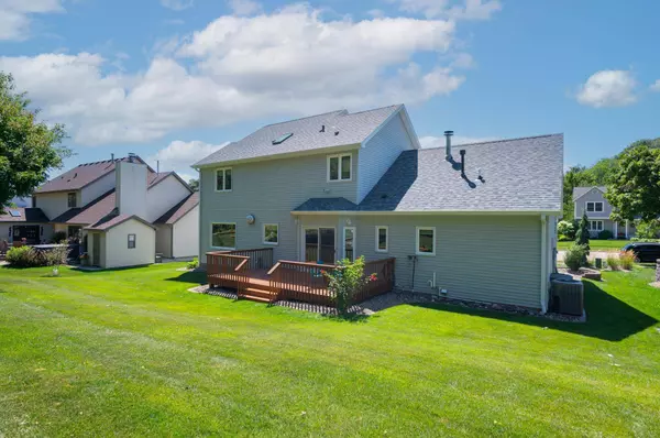 1927 Fox Valley DR SW, Rochester, MN 55902