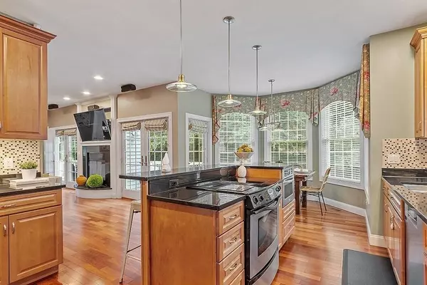 26 Brundrett Ave, Andover, MA 01810