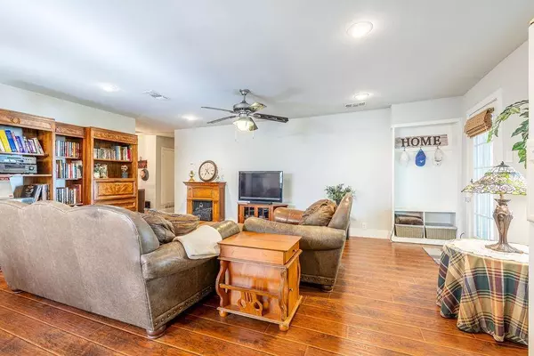 412 W Alta Vista Street, Sherman, TX 75092