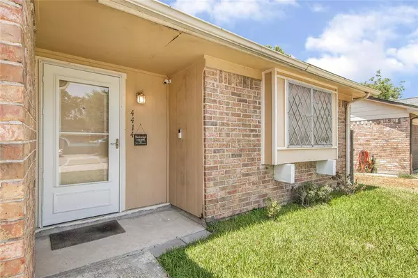 4414 Jamaica LN, Pasadena, TX 77505