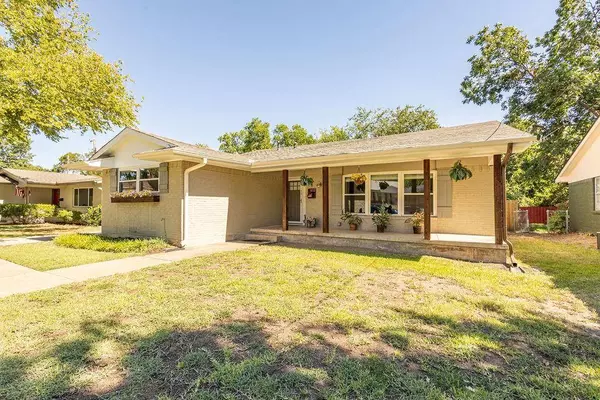 412 W Alta Vista Street, Sherman, TX 75092