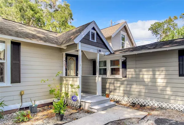 917 7TH ST N, St Petersburg, FL 33701