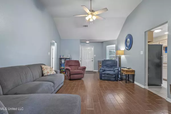 602 Rhonda Lane, Ocean Springs, MS 39564