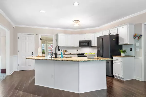 2504 Hollins DR NW, Kennesaw, GA 30152