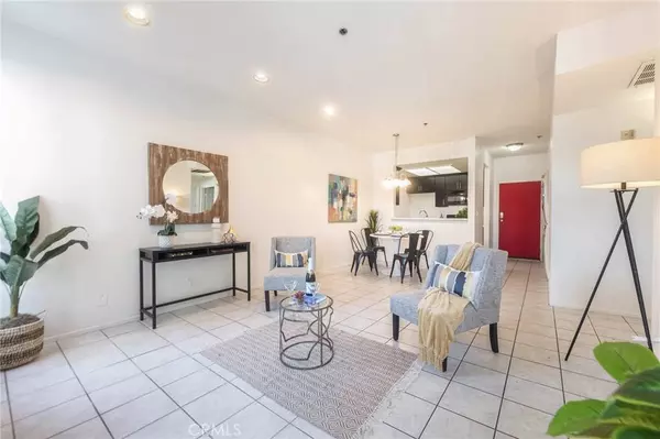 19350 Sherman Way #121, Reseda, CA 91335