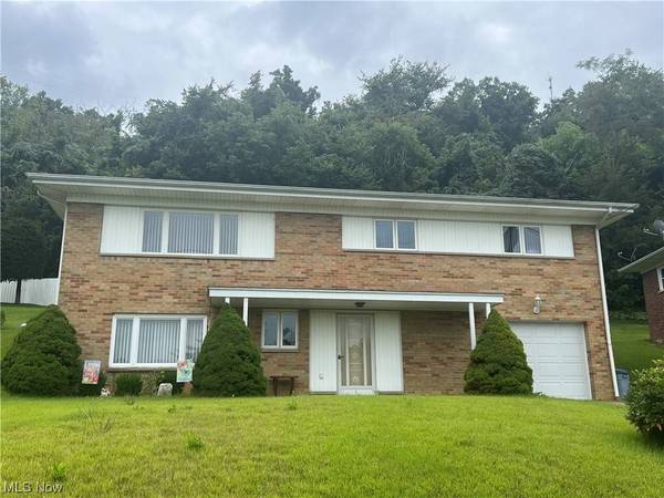 633 Ivy LN, Martins Ferry, OH 43935