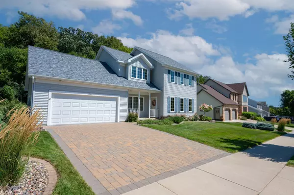 1927 Fox Valley DR SW, Rochester, MN 55902