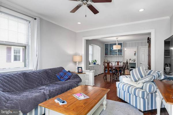 329 S WASHINGTON AVE, Moorestown, NJ 08057