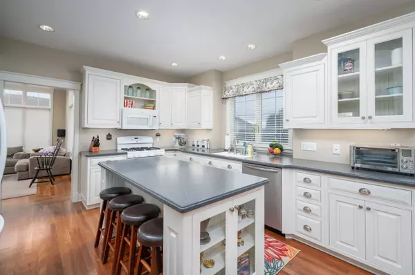 4710 Birdie LN NW, Rochester, MN 55901