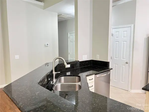 1664 Heather Glen RD, Kannapolis, NC 28081