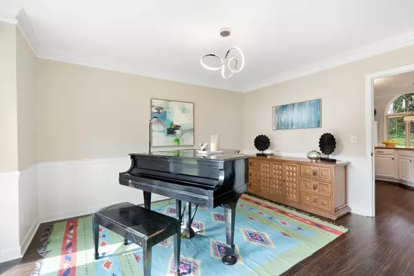 2504 Hollins DR NW, Kennesaw, GA 30152