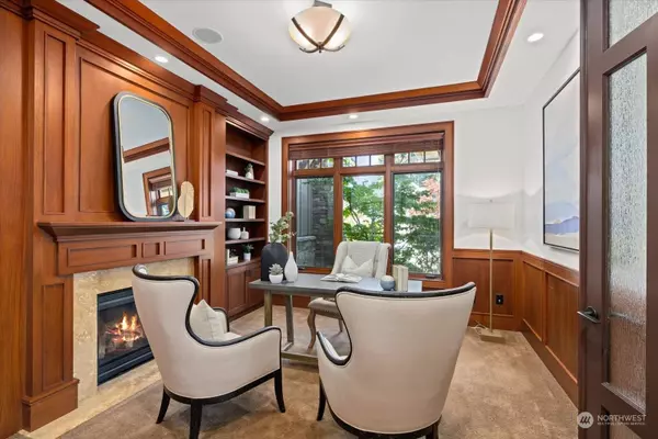 9839 NE 31st ST, Bellevue, WA 98004