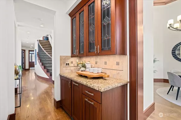 9839 NE 31st ST, Bellevue, WA 98004