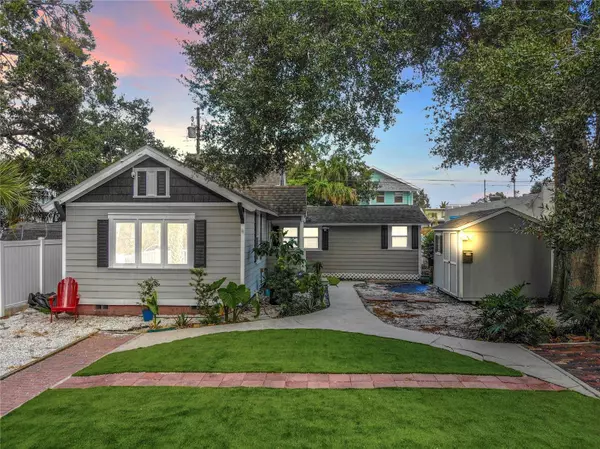 917 7TH ST N, St Petersburg, FL 33701