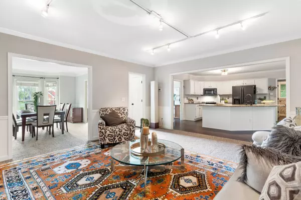 2504 Hollins DR NW, Kennesaw, GA 30152