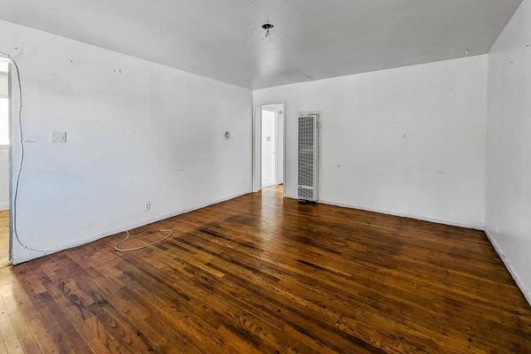 2490 E Lindsay ST, Stockton, CA 95205