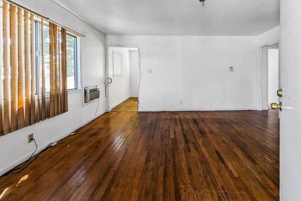 2490 E Lindsay ST, Stockton, CA 95205