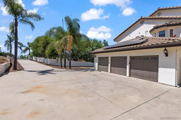 30077 Alta Mira Ln, Valley Center, CA 92082