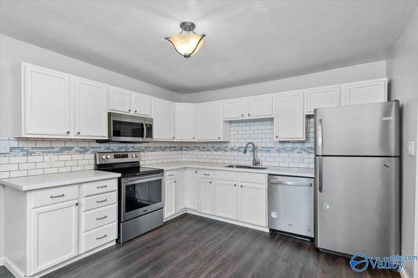 2012 Van Buren Drive NE, Huntsville, AL 35801