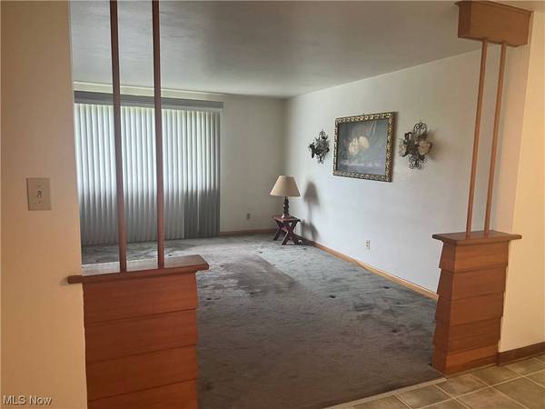 633 Ivy LN, Martins Ferry, OH 43935