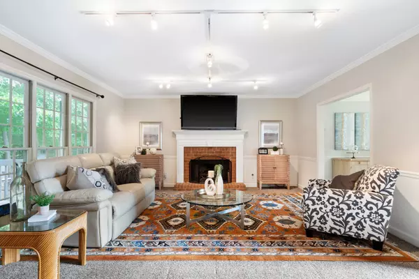 2504 Hollins DR NW, Kennesaw, GA 30152