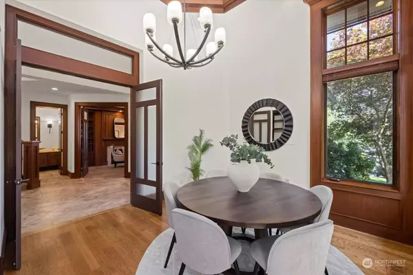 9839 NE 31st ST, Bellevue, WA 98004