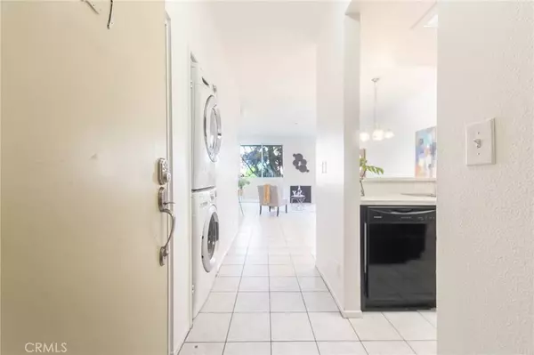 19350 Sherman Way #121, Reseda, CA 91335