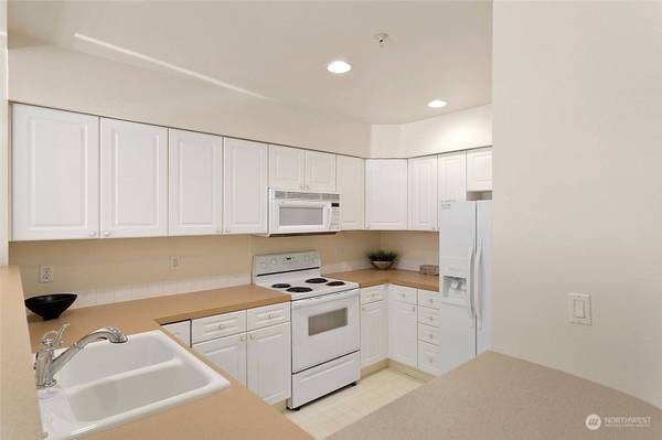 2244 132nd AVE SE #B113, Bellevue, WA 98005