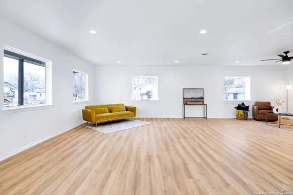 524 CURTISS AVE, Schertz, TX 78154-1915