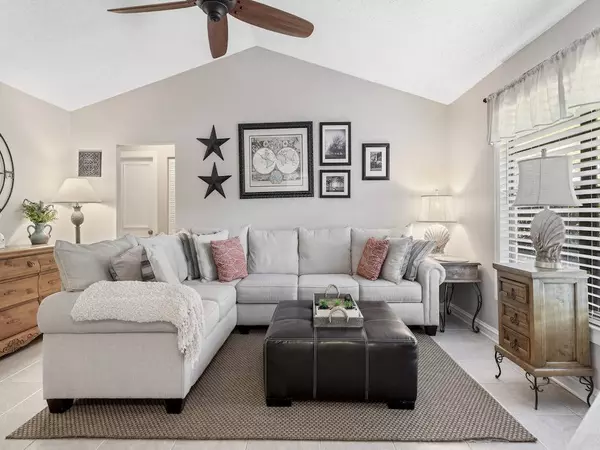 5945 24th ST, Vero Beach, FL 32966