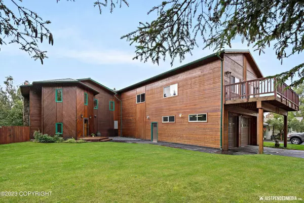 12216 Wilderness RD, Anchorage, AK 99516