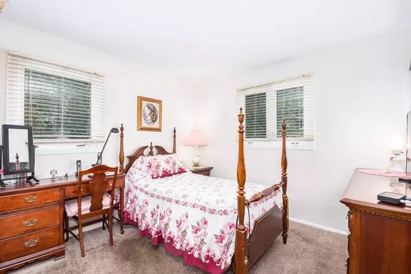 30W140 Bruce LN, Naperville, IL 60563