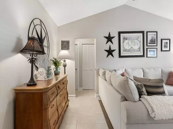 5945 24th ST, Vero Beach, FL 32966