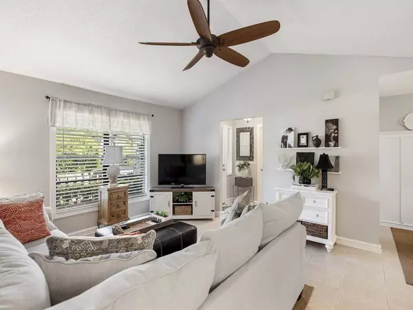 5945 24th ST, Vero Beach, FL 32966