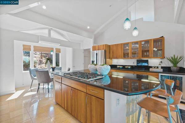 6730 Elverton Dr, Oakland, CA 94611