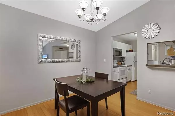 56075 Chesapeake Circle, Utica, MI 48316