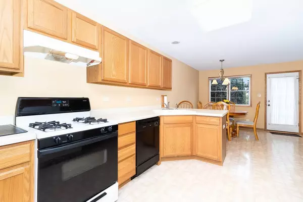 2019 Clover LN, Woodridge, IL 60517