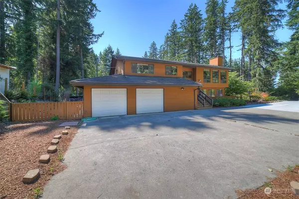 13930 Silven AVE NE, Bainbridge Island, WA 98110