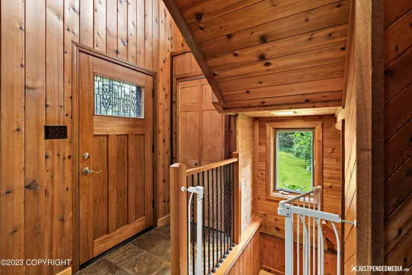 12216 Wilderness RD, Anchorage, AK 99516