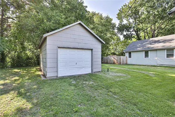 1418 S Appleton AVE, Independence, MO 64052