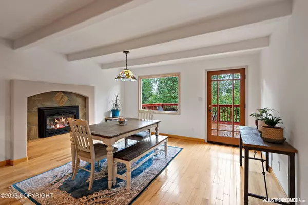 12216 Wilderness RD, Anchorage, AK 99516