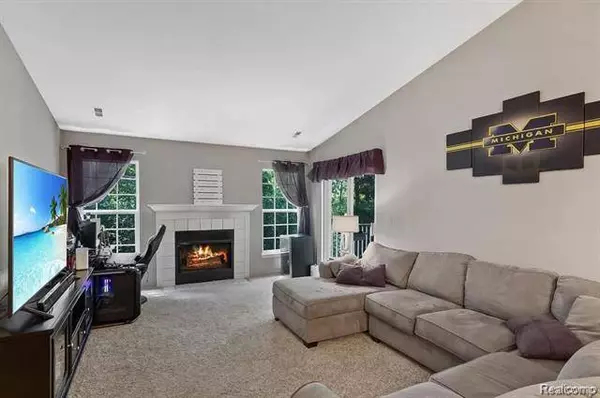 56075 Chesapeake Circle, Utica, MI 48316