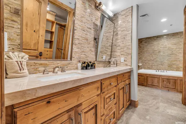 8777 MARSAC AVE #PH 4, Park City, UT 84060