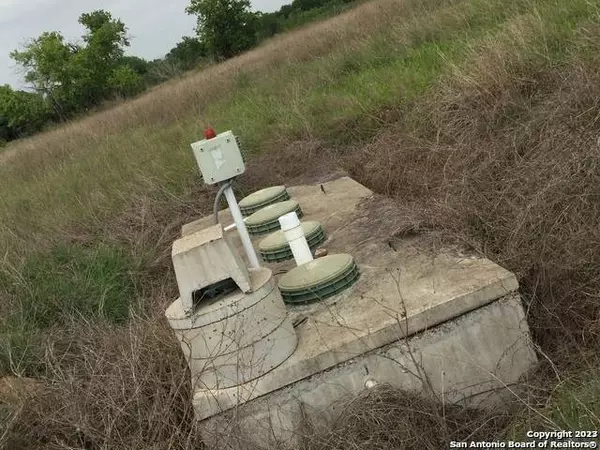 8017 New Sulphur Springs Rd, San Antonio, TX 78263