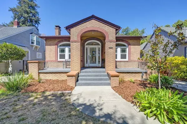 3933 T ST, Sacramento, CA 95819