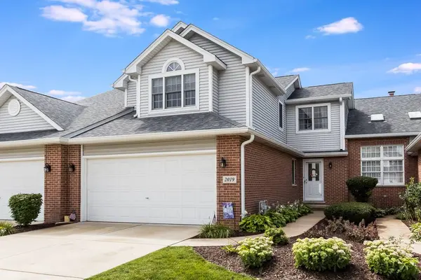 2019 Clover Lane, Woodridge, IL 60517